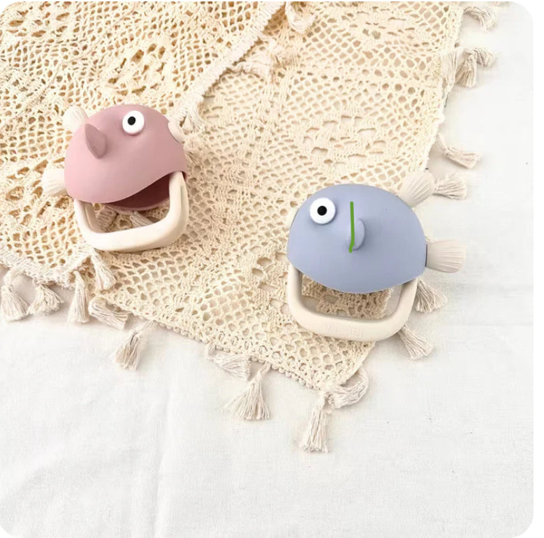 Fish mitten teether